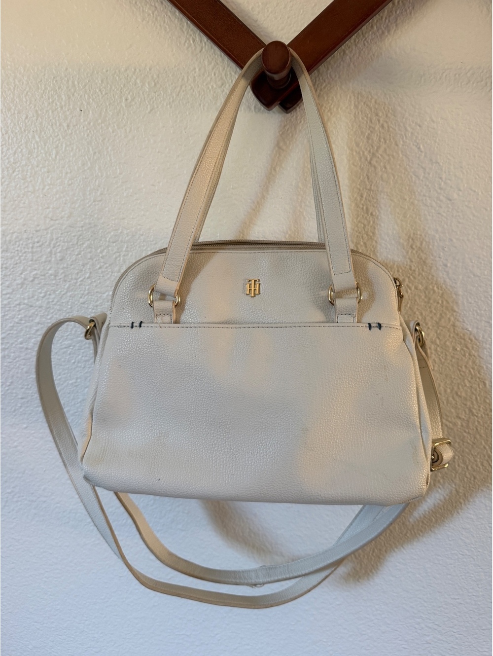 Tommy Hilfiger Cream Leather Shoulder Bag with Gold Hardware